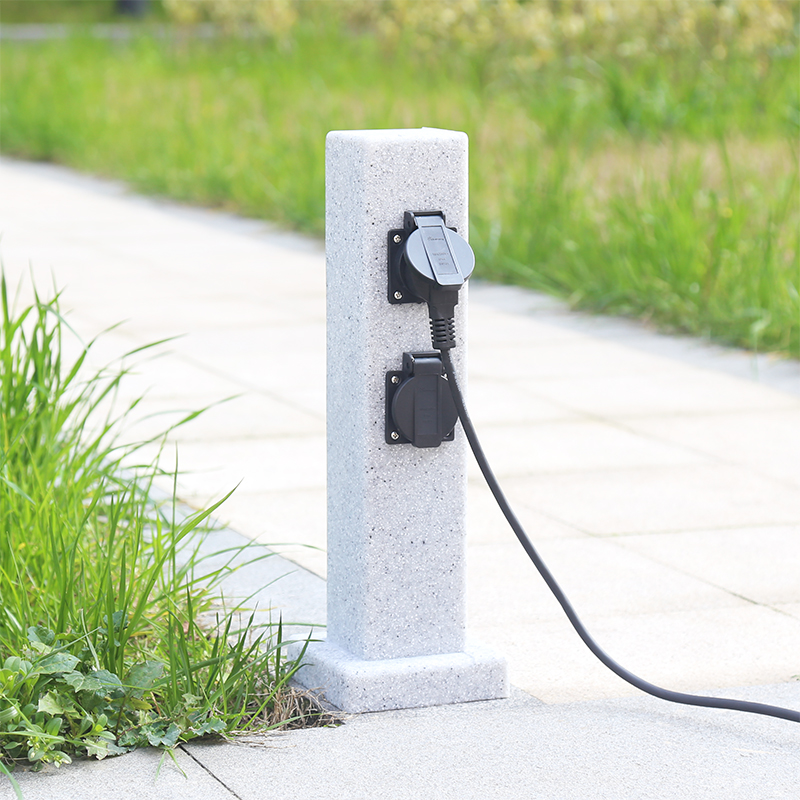 Outdoor Power Port - 垂直電源ソケット PE 防水屋外ソケットヴィラ中庭庭用